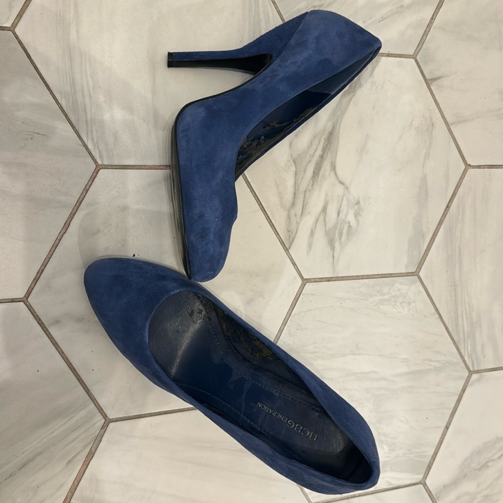 BCBG blue real suede pumps